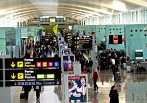 Dos aeropuertos españoles entre los 20 de Europa con más retrasos en agosto