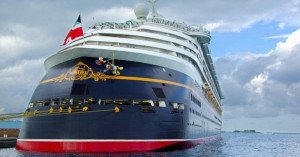 Crucero de Disney rescata a 12 balseros cubanos en el Caribe