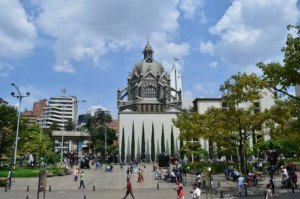 Turismo extranjero en Medellín crece a ritmo ocho veces mayor que en el mundo