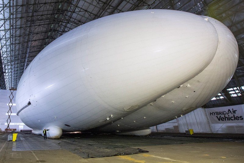 El avión más grande del mundo se prepara para su primer vuelo (vídeo)