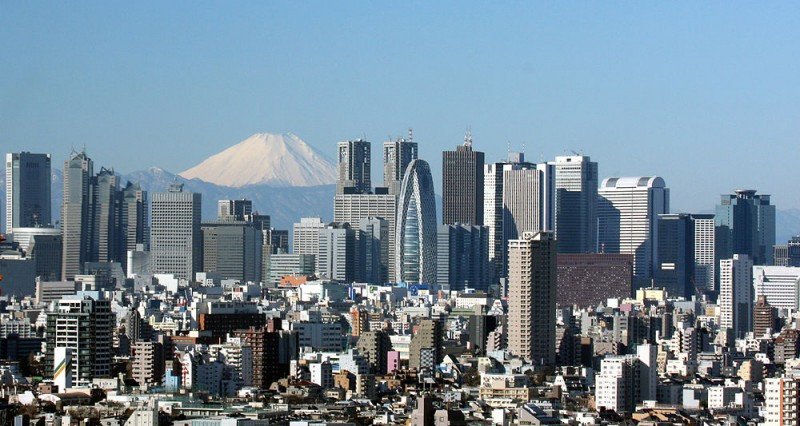 En ciudades como Tokio la industria hotelera no tiene suficiente capacidad para acomodar a los miles de turistas que la visitan.