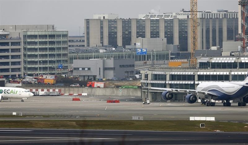 Aerolíneas y cadenas caen en la Bolsa tras las explosiones en Bruselas
