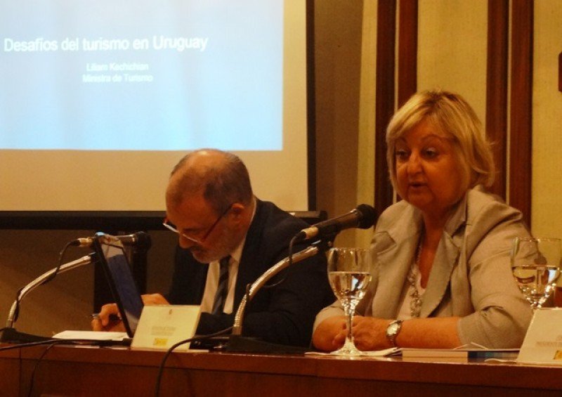 Ministra Liliam Kechichian en la Cámara Española de Comercio.