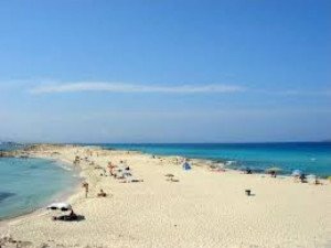 Formentera busca 130 profesionales para la temporada de verano