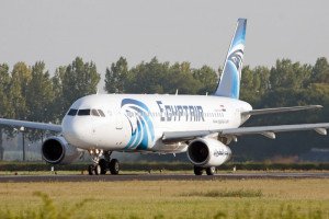 Secuestran un avión de Egyptair y es obligado a aterrizar en Chipre