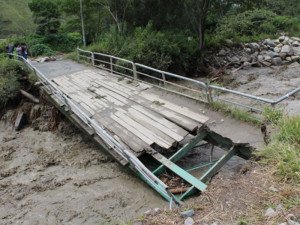 Lluvias derriban puente en acceso a Machu Picchu