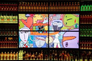 Artista Milo Lockett inauguró bar en Buenos Aires