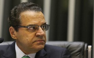 El ministro de Turismo de Brasil se anticipa a su partido y renuncia a su cargo