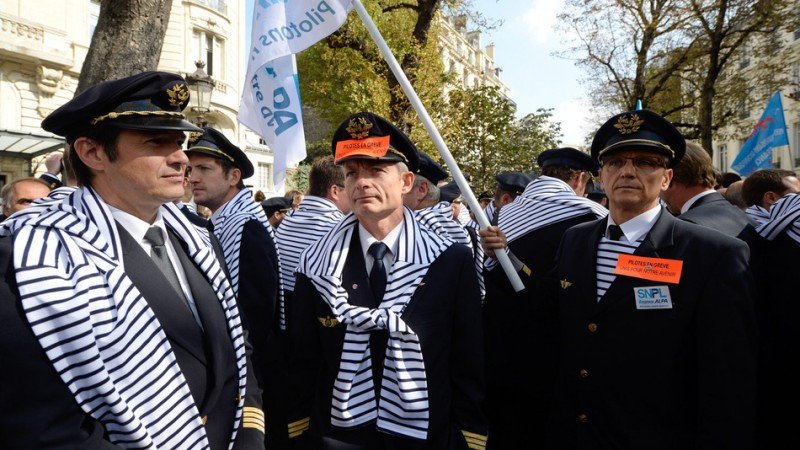 Pilotos de Air France durante la huelga de 2014 (Foto: Mashable).