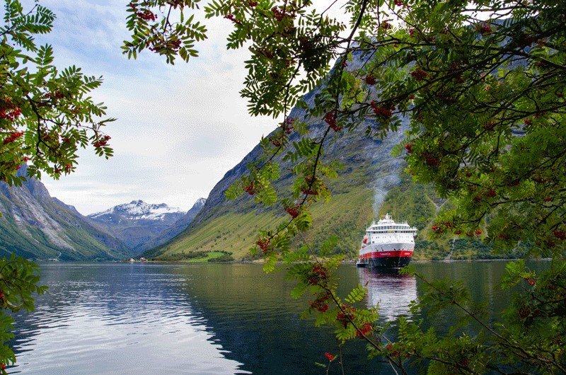 Webinar: Hurtigruten, llegando hasta las últimas fronteras…
