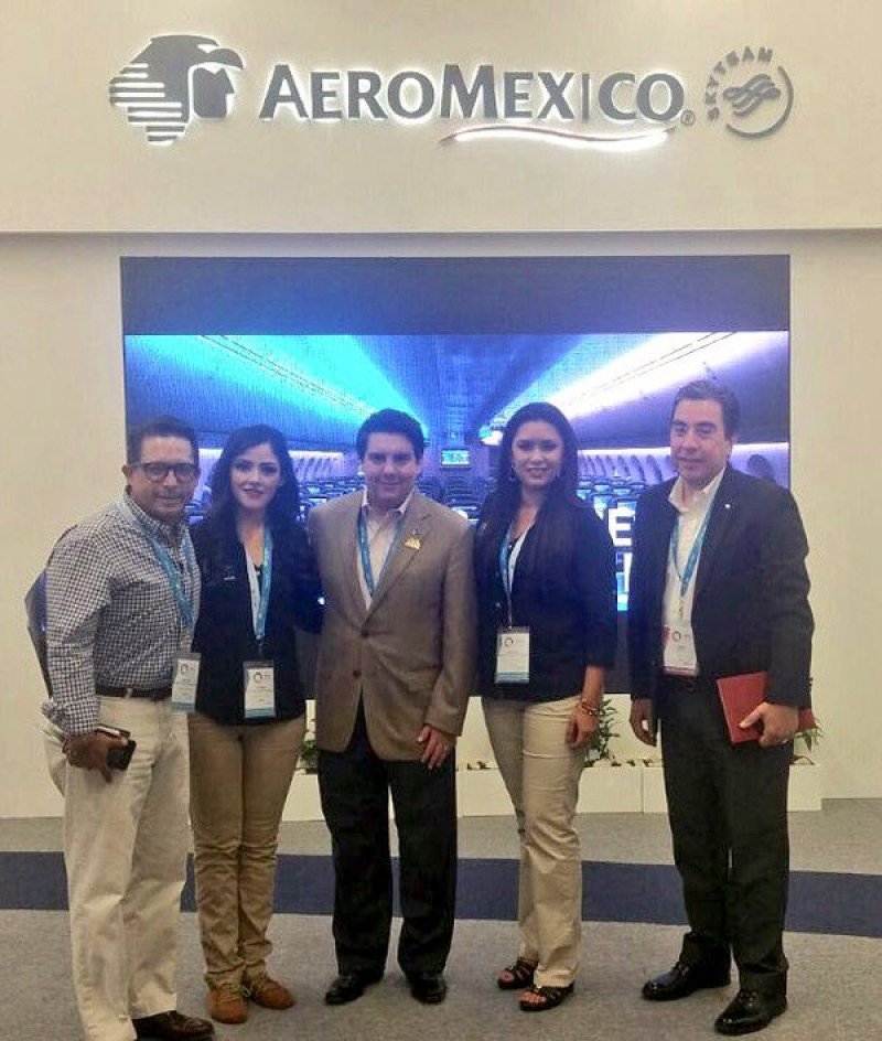 Jorge Goytortúa (centro), VP Global Sales de Aeroméxico.