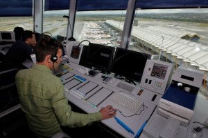 Implantarán nuevos sistemas de voz en el Centro de Control Aéreo de Madrid   