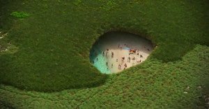 Cierran al turismo la "Playa del Amor" en México