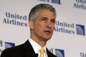 Indemnización millonaria al ex CEO de United, despedido por escándalo