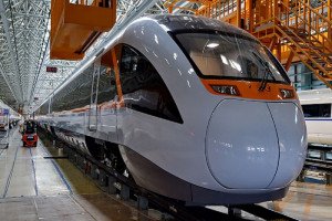 China probará su primer tren híbrido 