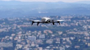 Un avión esquiva tres drones a gran altura para aterrizar en Bilbao