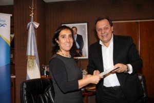 Argentina firma acuerdo con LATAM para ganar 80.000 nuevos turistas