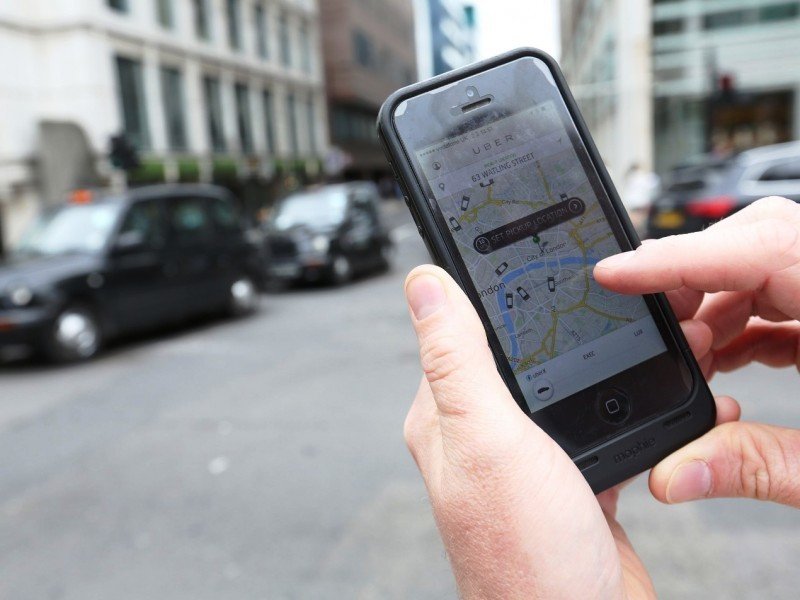 Denuncian a Uber por su nuevo servicio por plazas  
