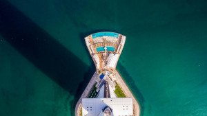 El hotel Burj al Arab estrena la primera terraza-playa del mundo