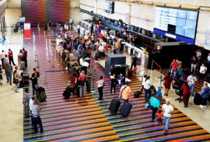 Agencias temen que Venezuela quede aislada por falta de aerolíneas