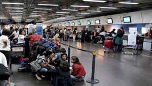 Controladores aéreos de Argentina paran por 48 horas