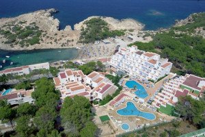 Hispania adquiere un hotel en Ibiza por 11 M € que operará Barceló