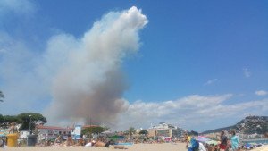 Evacúan cuatro urbanizaciones y un hotel de la Costa Brava por un incendio