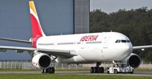 Multan a Iberia con US$ 100.000 por publicidad engañosa en Colombia