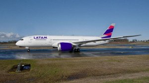 LATAM Argentina cierra ruta a Punta Cana y agrega vuelos a Miami
