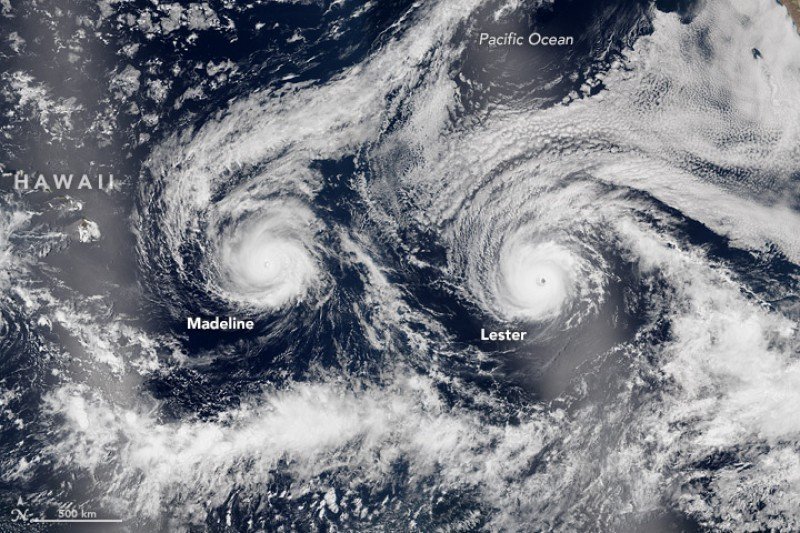 Imagen tomada desde el espacio de los huracanes Madeline y Lester. Foto: NASA