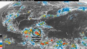Primer huracán de la temporada amenaza el Caribe mexicano
