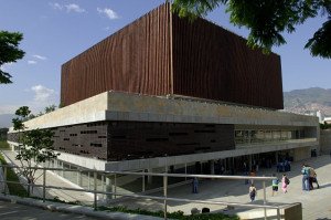 En Medellín proponen cobrar tasa turística a visitantes extranjeros