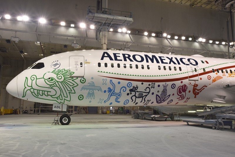 La Serpiente Emplumada en el primer Dreamliner de Aeroméxico