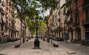 Competencia catalana ve restricciones innecesarias en decreto de viviendas