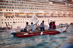 Aumentan las protestas en Venecia contra los grandes cruceros