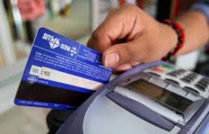Argentina: media sanción a la baja de comisiones por compras con tarjetas