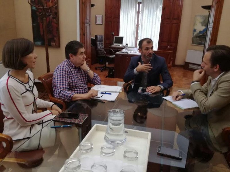 El presidente de Aptur Baleares, Juan Estarellas, ha mantenido esta semana un encuentro con el vicepresidente y conseller de Turisme del Govern Balear, Biel Barceló.