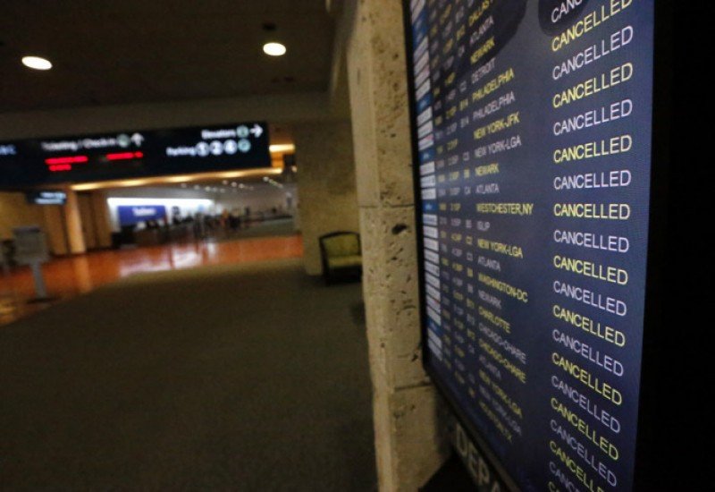 Aeropuerto de Orlando cerrado; Miami retoma operaciones gradualmente