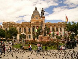 Bolivia debate implementar una tasa turística