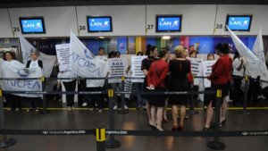Tripulantes de cabina de LATAM Argentina amenazan con paro