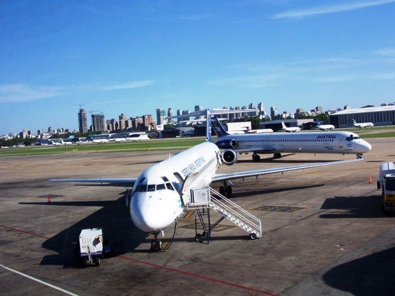 Argentina: promesas, acusaciones y desconfianzas en la audiencia por rutas aéreas
