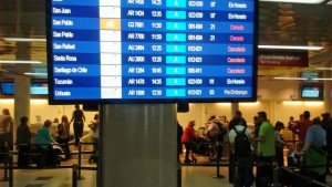 Argentina sin vuelos de LATAM y Aerolíneas hasta el mediodía