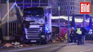Una multitud fue embestida por un camión en mercado navideño de Berlín