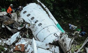 Tragedia del Chapecoense: combustible limitado y exceso de peso, según Aerocivil
