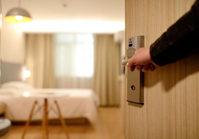 Un cliente estafa a 17 hoteles de Barcelona por más de 22.700 euros