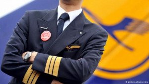 Lufthansa aumenta el sueldo a sus pilotos un 8,7% después de 14 huelgas