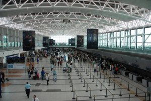 Por Ezeiza y Aeroparque ingresaron menos turistas extranjeros en 2016