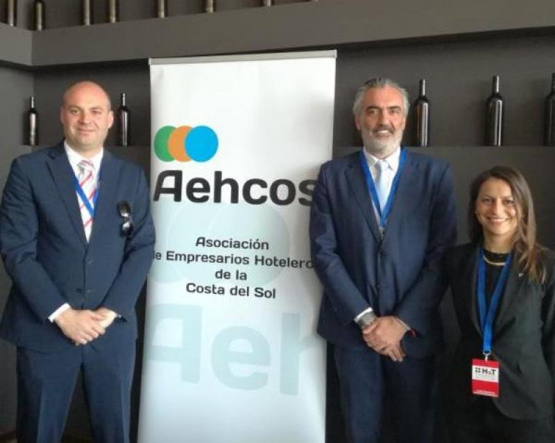 Andrés Herrero, (vicepresidente primero), Luis Callejón y Paola Licheri (de izqu. a dcha.).