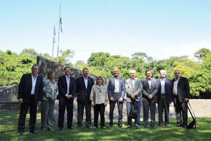 Autoridades de Argentina y Uruguay se reunieron en la isla Martín García. Foto: Presidencia Uruguay