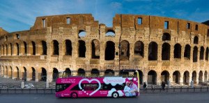 Julià comienza a operar el bus turístico de Roma